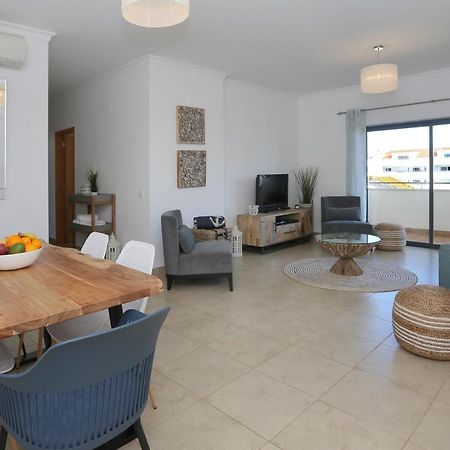 3 Bedroom Apartment With Indoor Pool Central Lagos Eksteriør billede