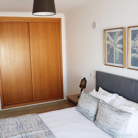 3 Bedroom Apartment With Indoor Pool Central Lagos Eksteriør billede