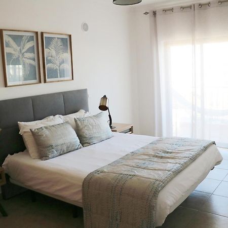 3 Bedroom Apartment With Indoor Pool Central Lagos Eksteriør billede