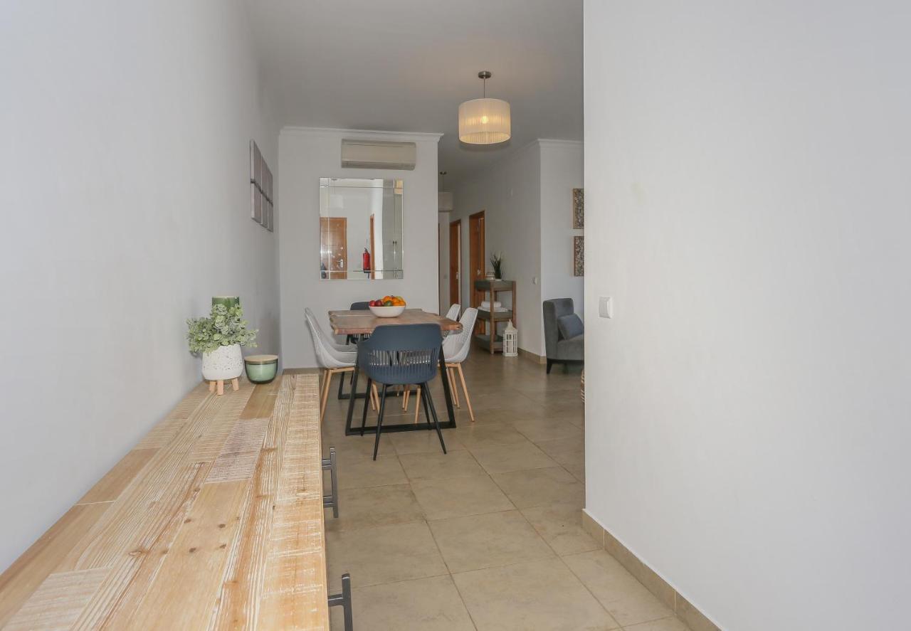 3 Bedroom Apartment With Indoor Pool Central Lagos Eksteriør billede