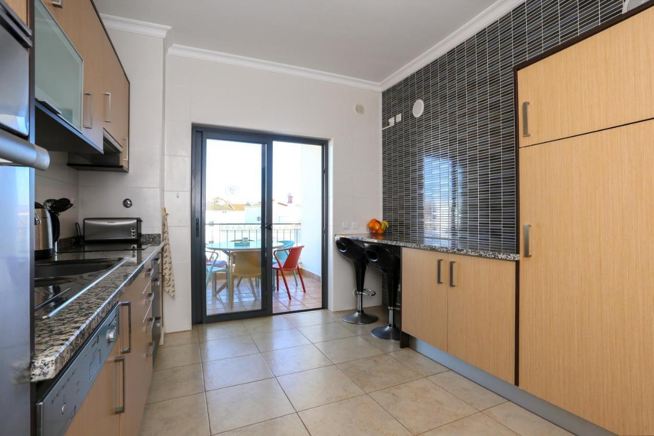 3 Bedroom Apartment With Indoor Pool Central Lagos Eksteriør billede