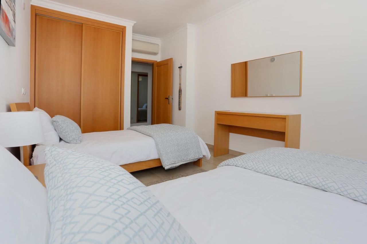 3 Bedroom Apartment With Indoor Pool Central Lagos Eksteriør billede