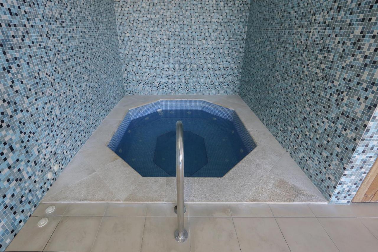 3 Bedroom Apartment With Indoor Pool Central Lagos Eksteriør billede