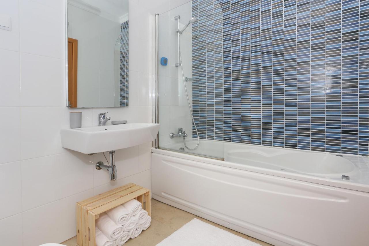 3 Bedroom Apartment With Indoor Pool Central Lagos Eksteriør billede
