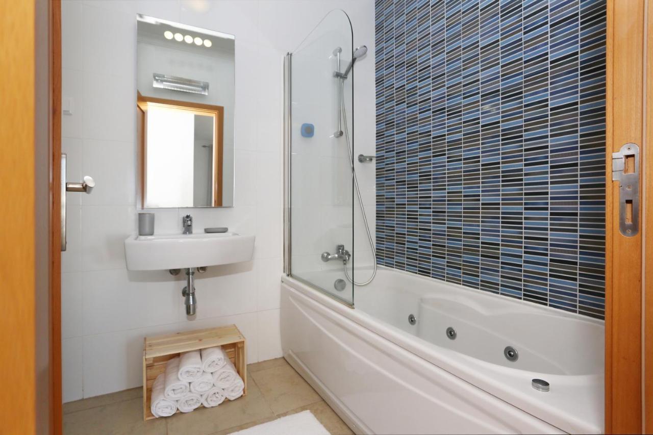 3 Bedroom Apartment With Indoor Pool Central Lagos Eksteriør billede