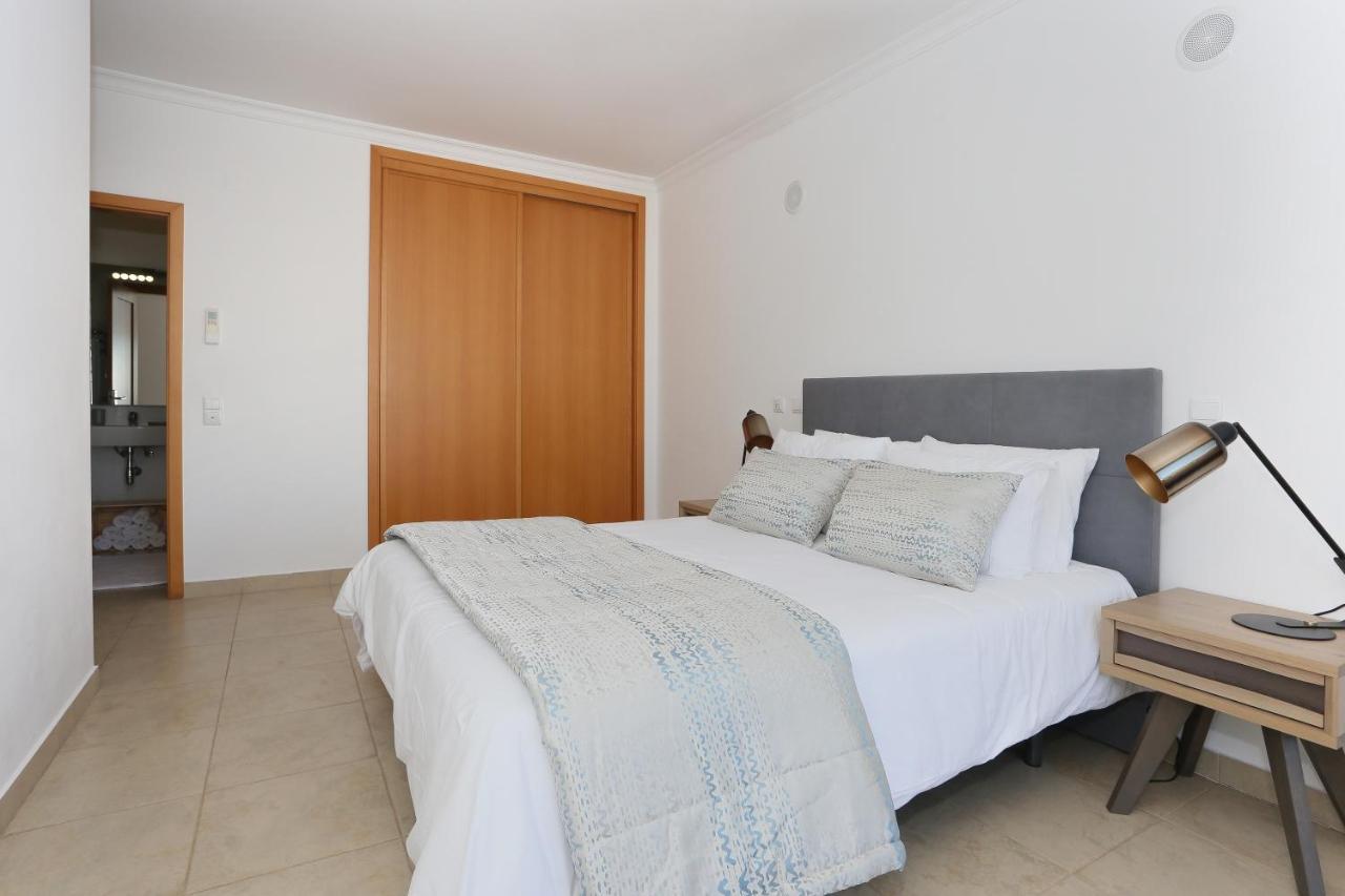 3 Bedroom Apartment With Indoor Pool Central Lagos Eksteriør billede