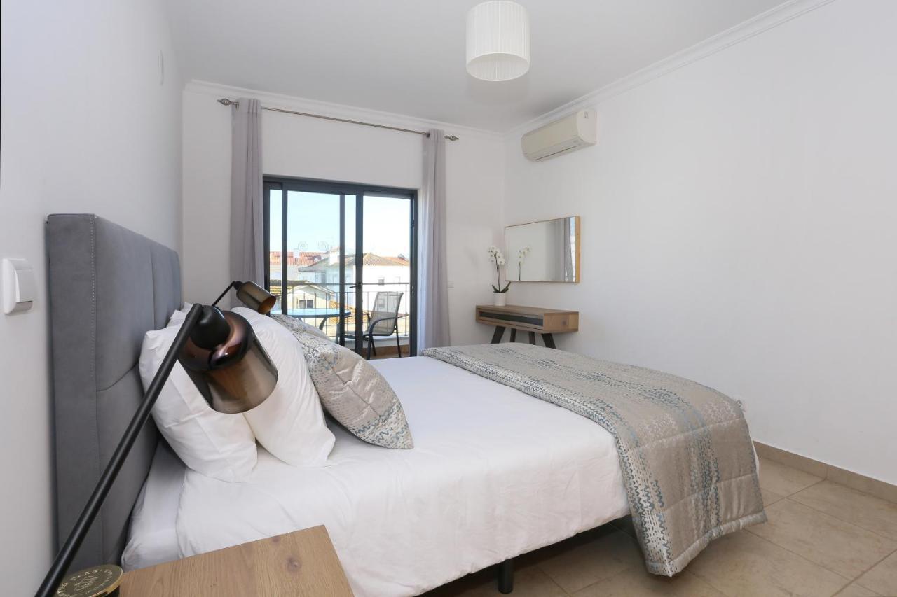 3 Bedroom Apartment With Indoor Pool Central Lagos Eksteriør billede