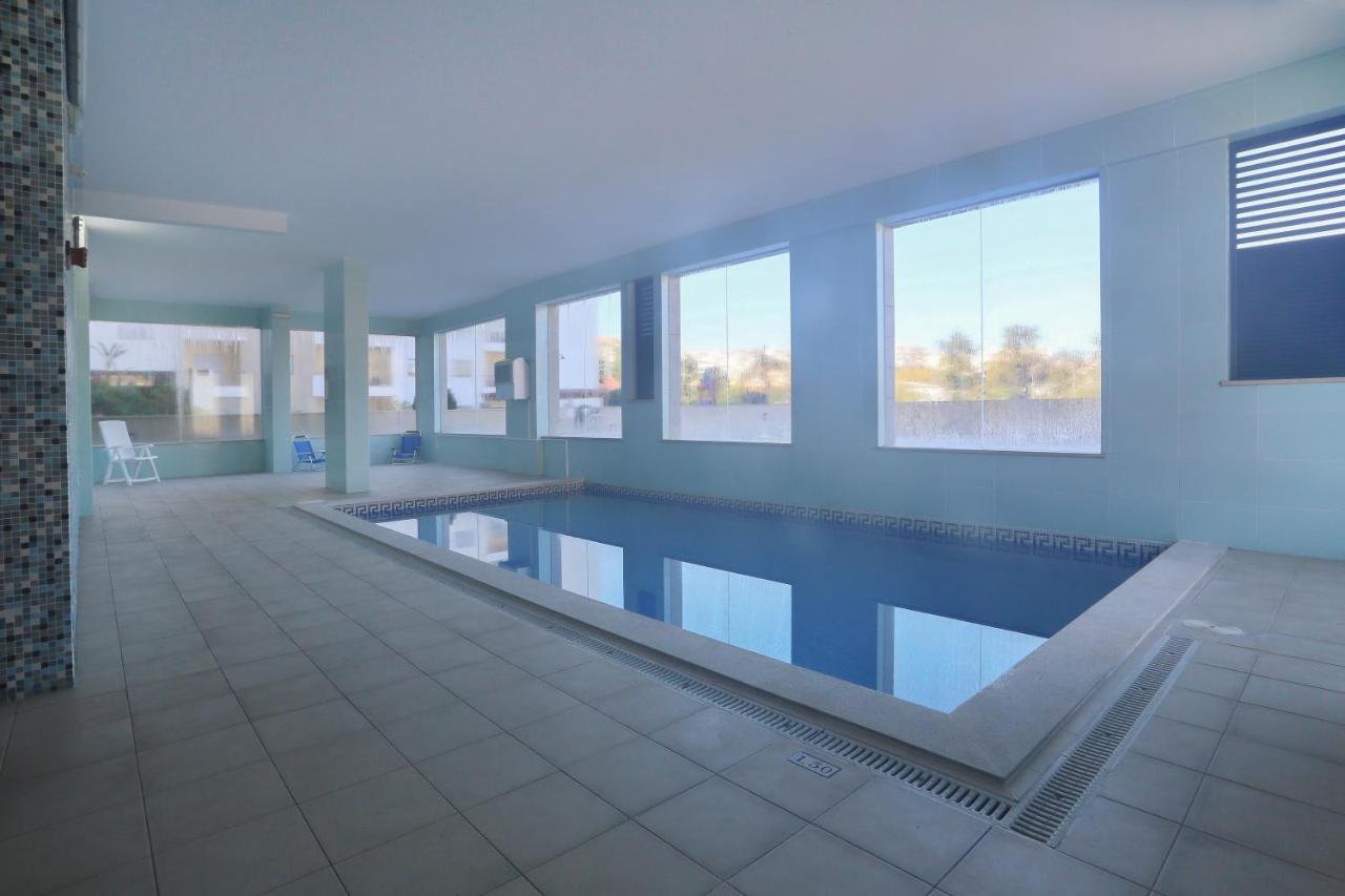 3 Bedroom Apartment With Indoor Pool Central Lagos Eksteriør billede