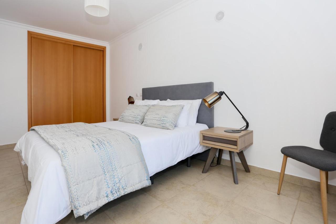 3 Bedroom Apartment With Indoor Pool Central Lagos Eksteriør billede