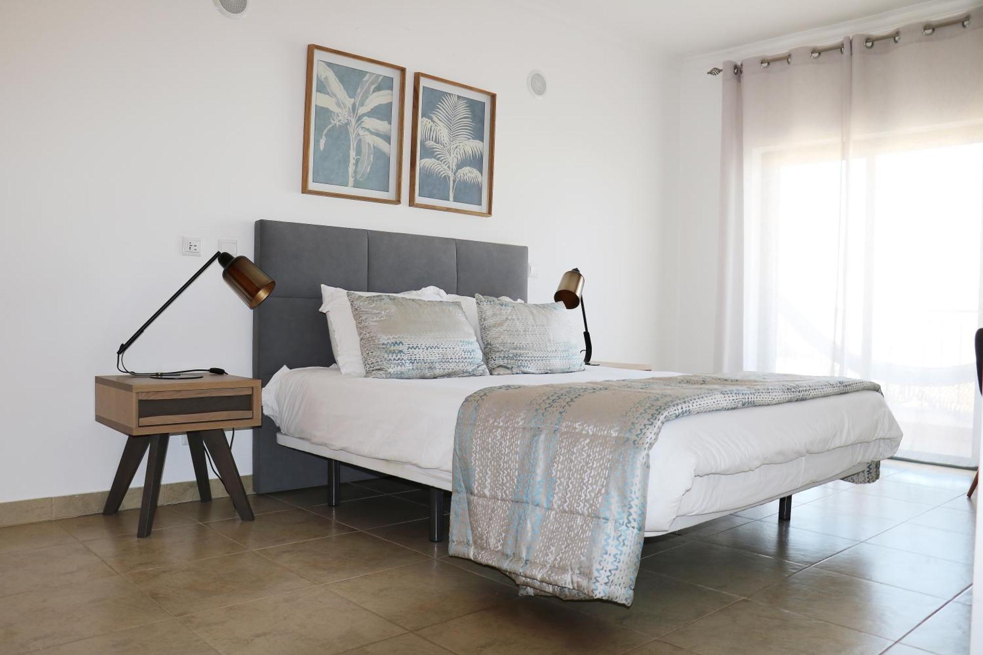 3 Bedroom Apartment With Indoor Pool Central Lagos Eksteriør billede