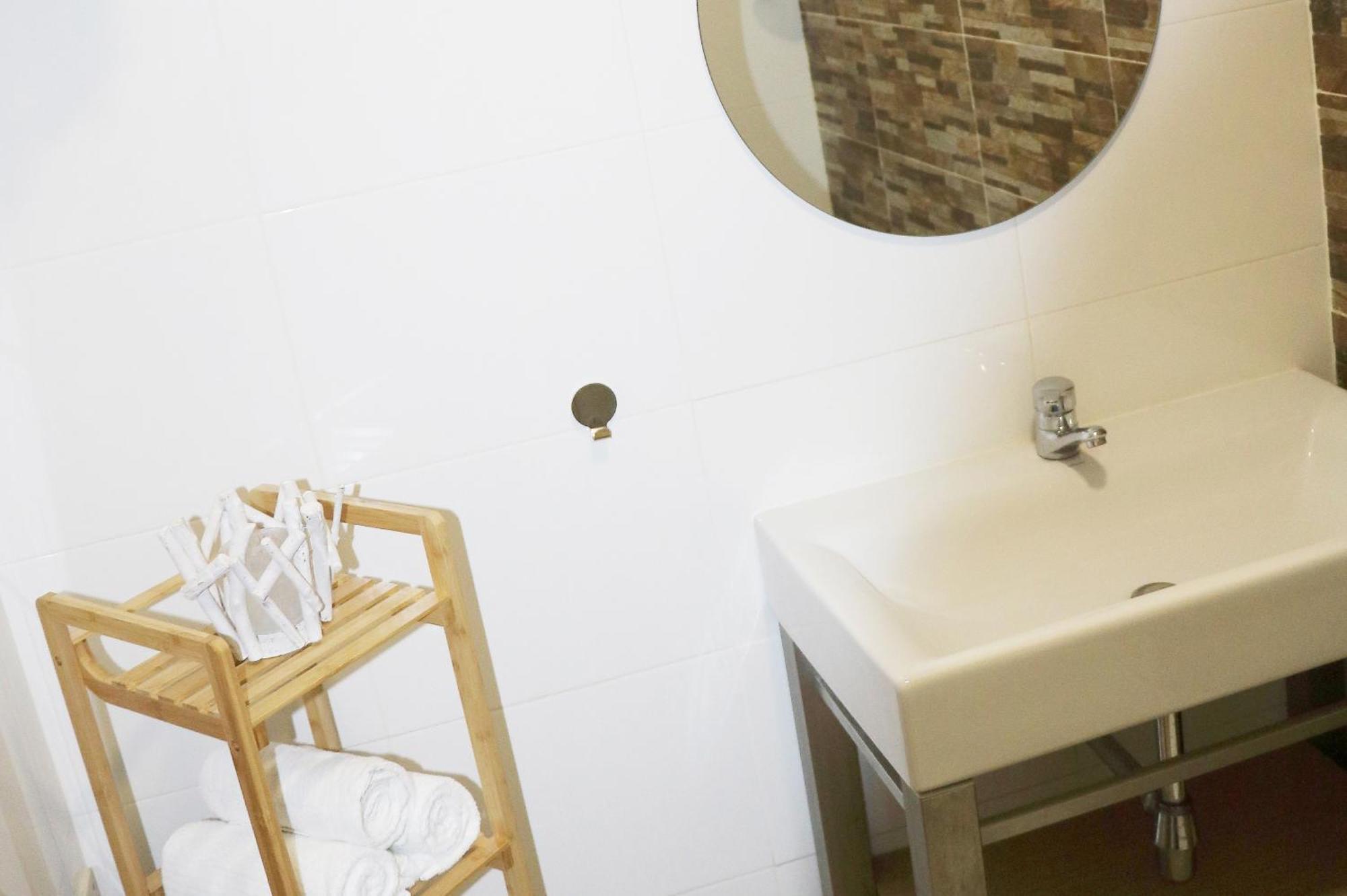 3 Bedroom Apartment With Indoor Pool Central Lagos Eksteriør billede