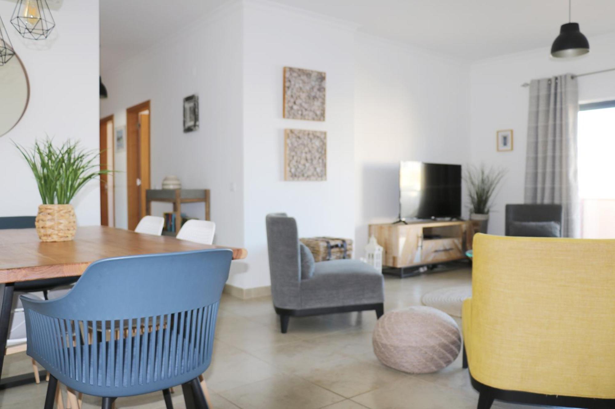 3 Bedroom Apartment With Indoor Pool Central Lagos Eksteriør billede