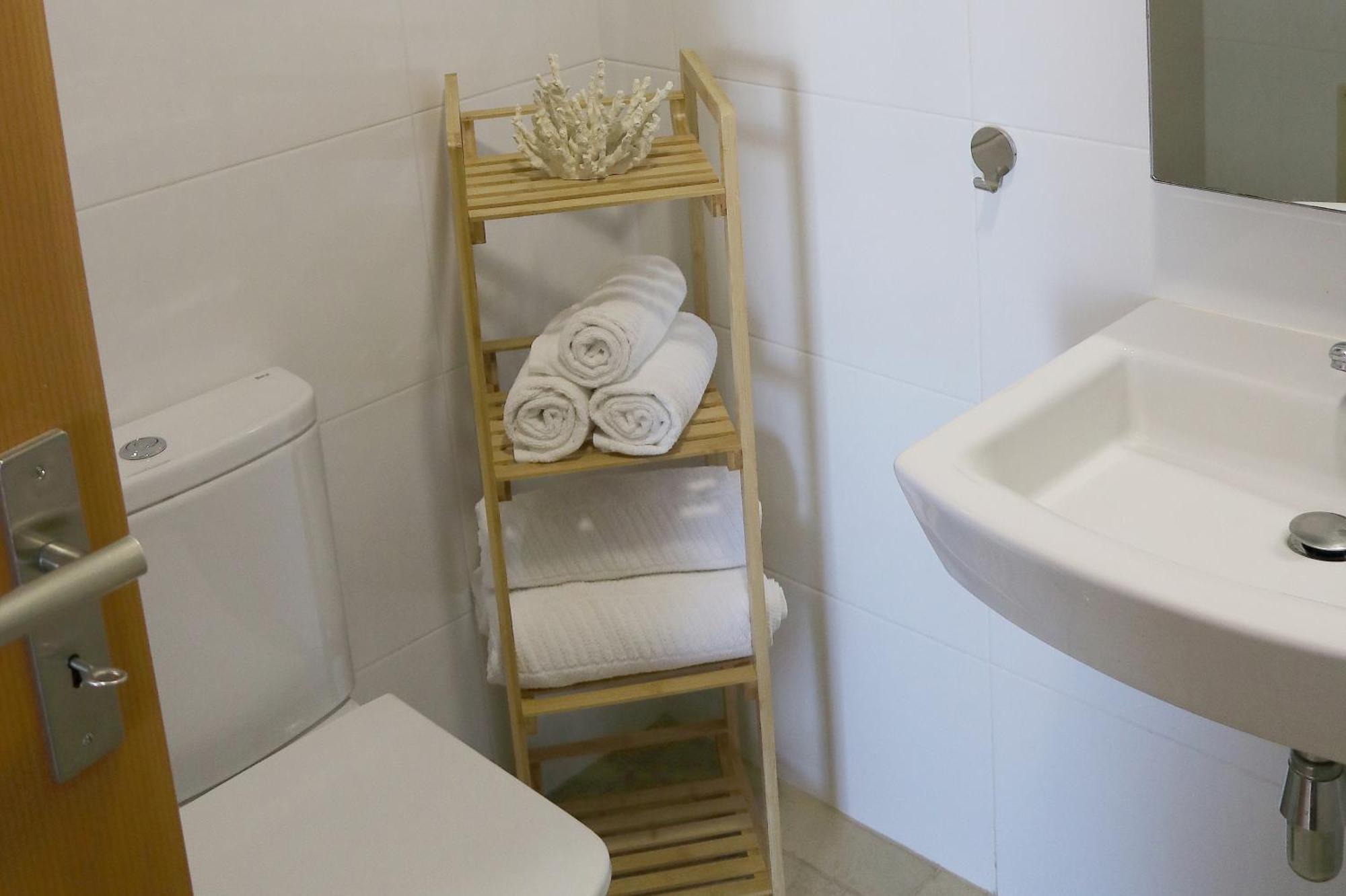 3 Bedroom Apartment With Indoor Pool Central Lagos Eksteriør billede