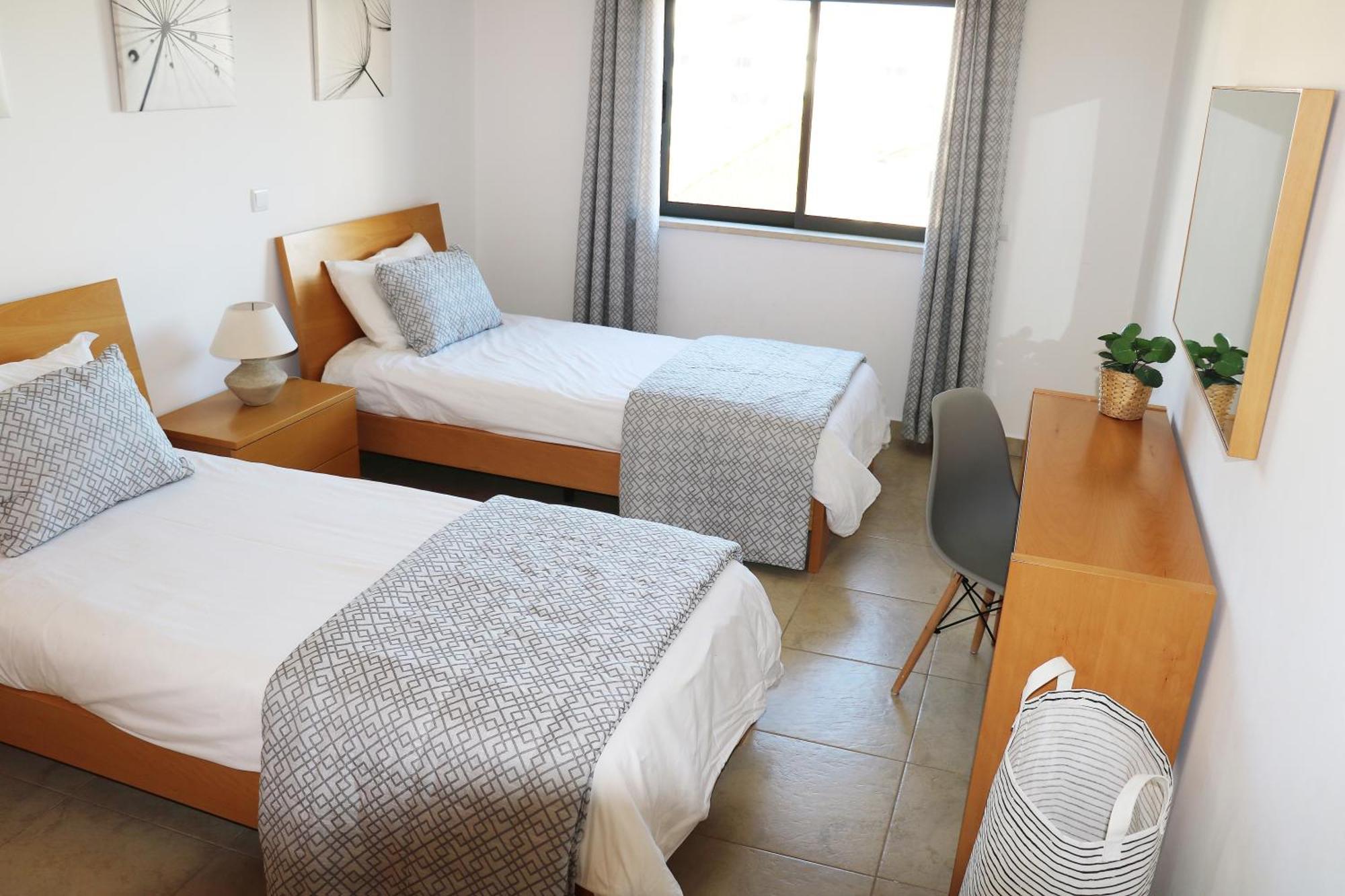 3 Bedroom Apartment With Indoor Pool Central Lagos Eksteriør billede