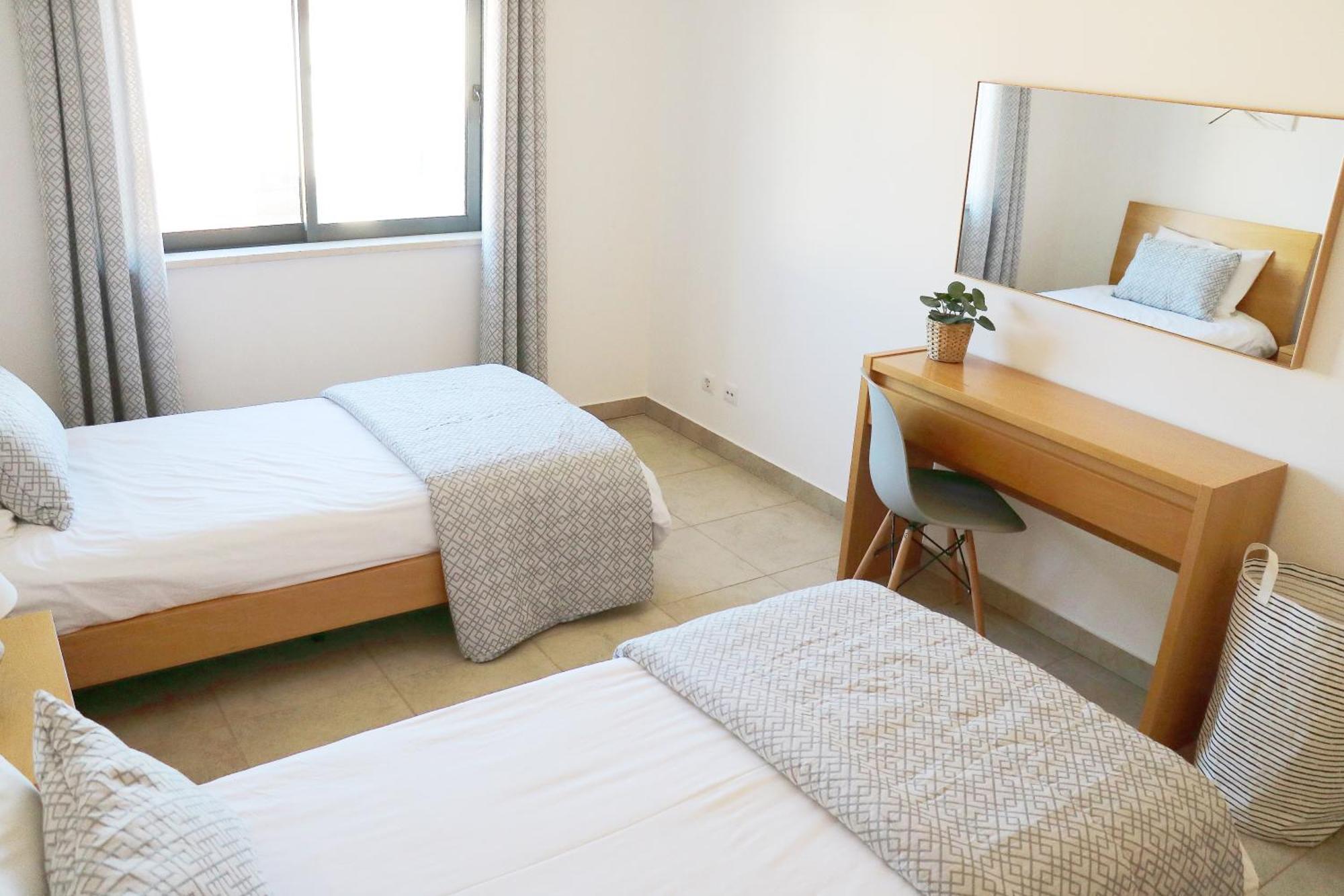 3 Bedroom Apartment With Indoor Pool Central Lagos Eksteriør billede
