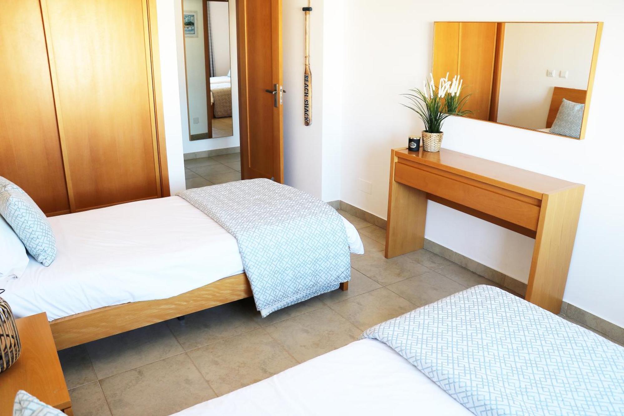 3 Bedroom Apartment With Indoor Pool Central Lagos Eksteriør billede
