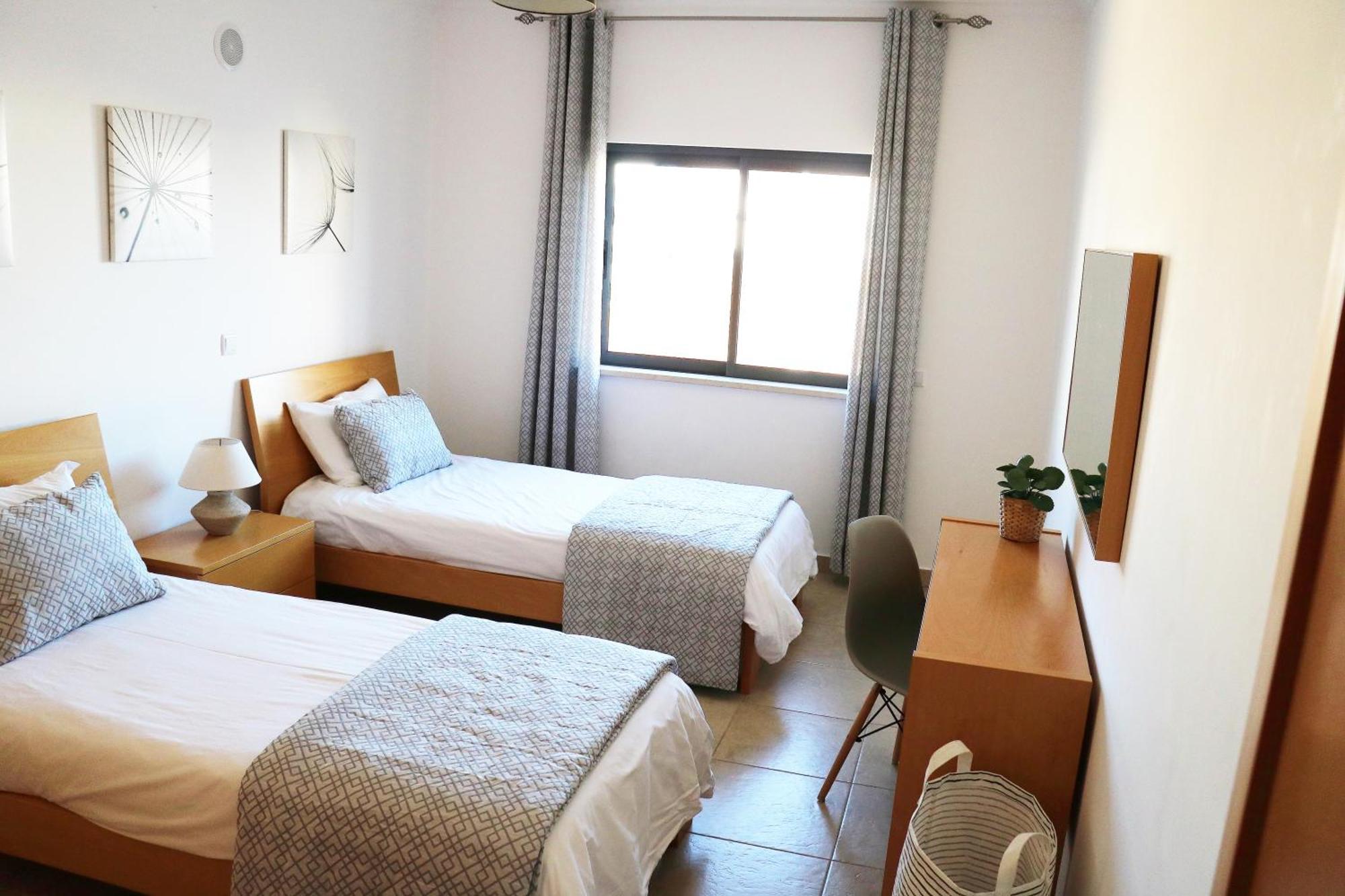 3 Bedroom Apartment With Indoor Pool Central Lagos Eksteriør billede