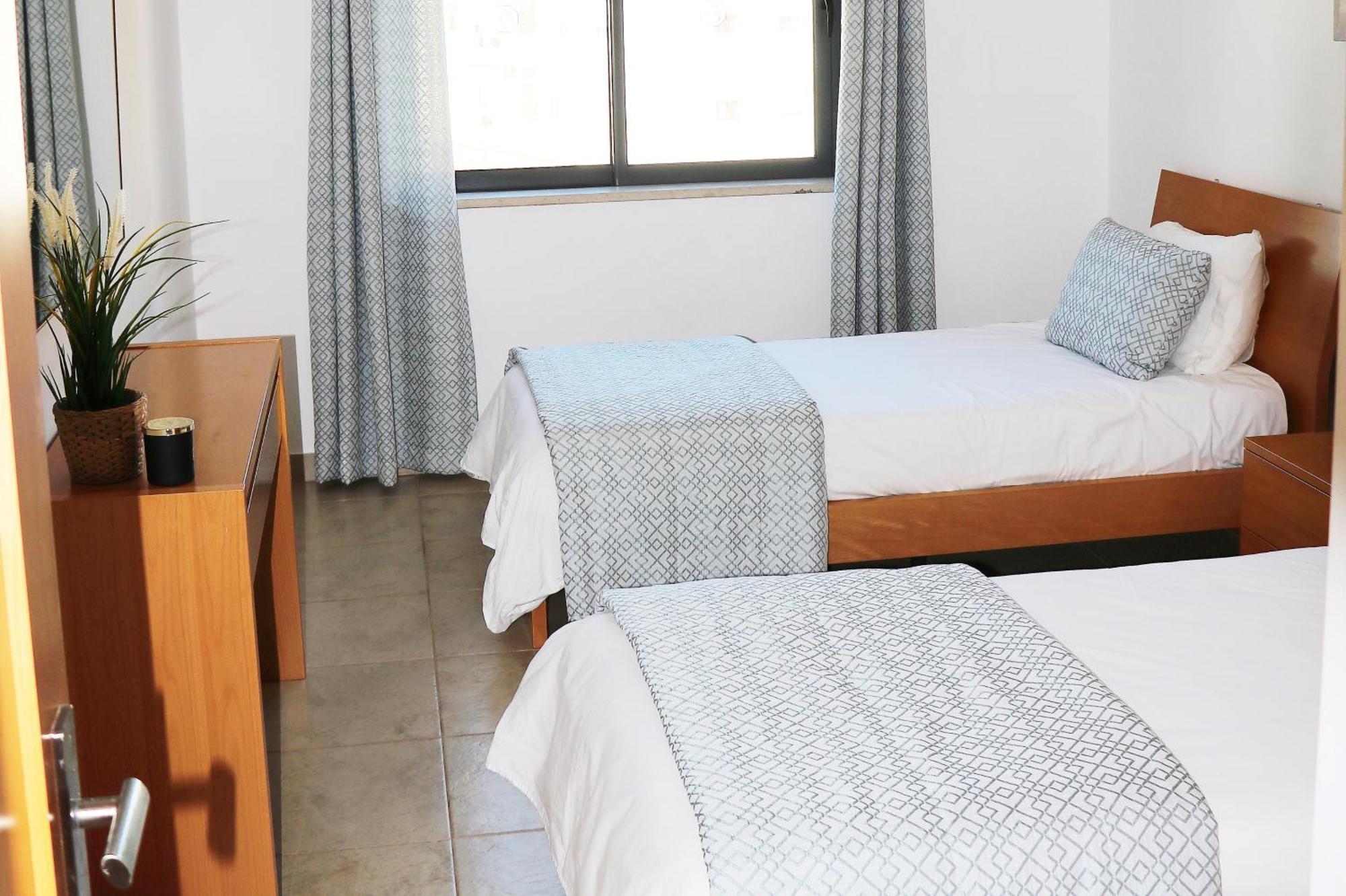 3 Bedroom Apartment With Indoor Pool Central Lagos Eksteriør billede